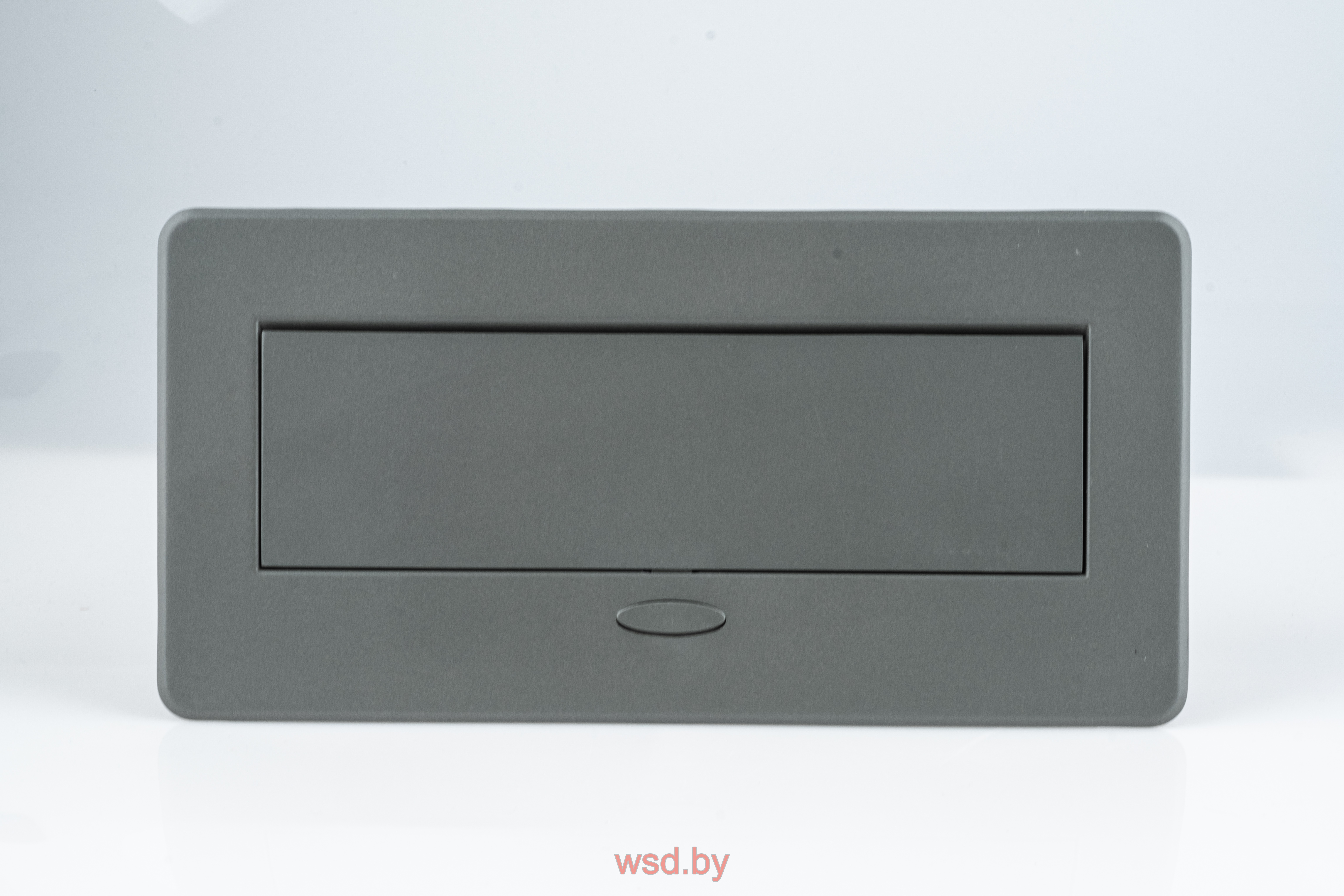 ORNO - Блок розеточный встраиваемый 2хUSB 5V 2,1A + 2x2P+E со шторками, без кабеля, 3600вт, закругленный край 2мм, графит. Фото N2