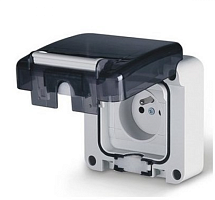 Розетка встраиваемая Scame SCHUKO 2P+E 16A 200-250V со шторками M95(95x95mm) IP66 серия PROTECTA