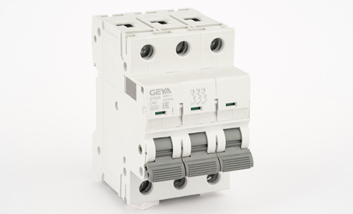 Автоматический выключатель GEYA GYM9-3P-40C, 3P, 40A, хар-ка C, 6kA, 3M Автоматический выключатель GEYA GYM9-3P-40C, 3P, 40A, хар-ка C, 6kA, 3M